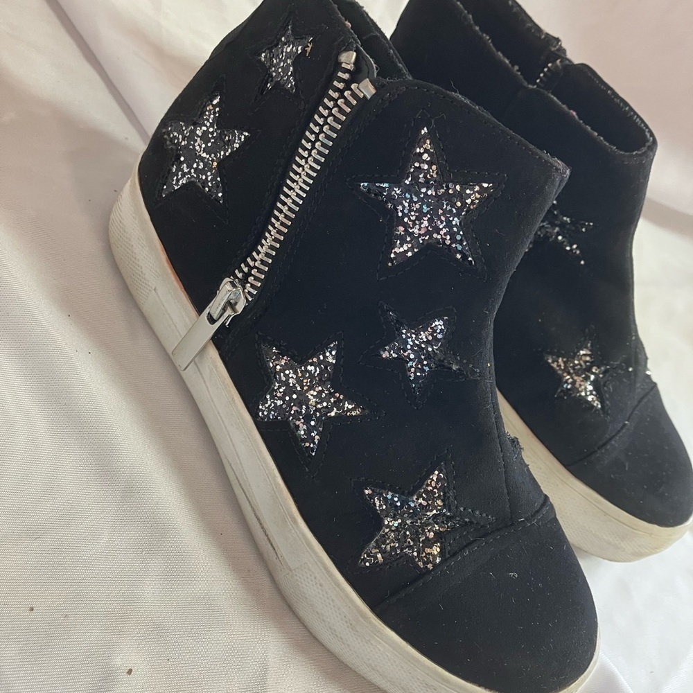 Kidpik Non-Marking Sole Sneakers - Picture 2 of 8